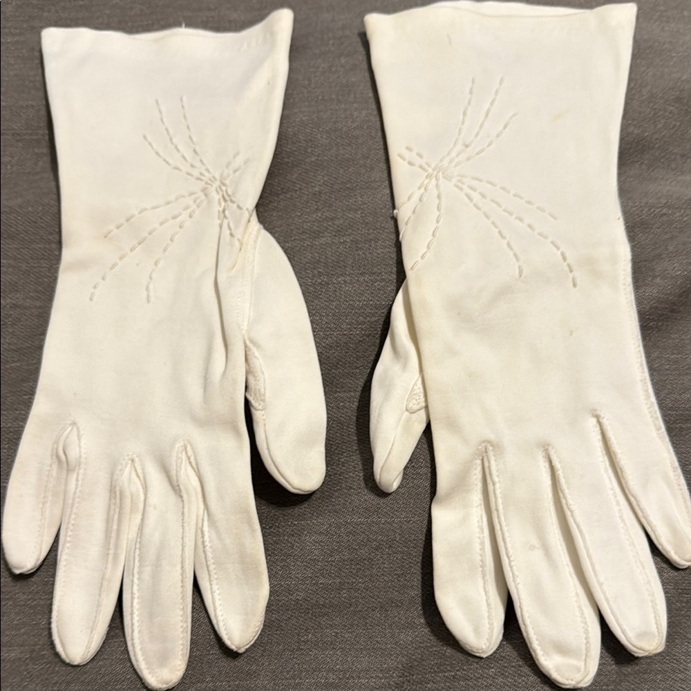 Fownes Royale White Gloves with Embroidered  100% Double Woven Cotton Vintage